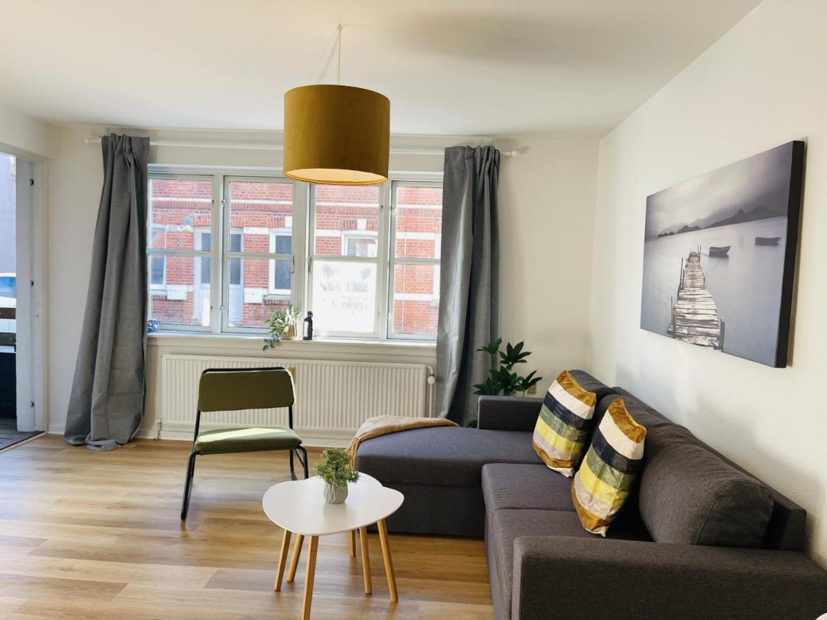 Aday - Central Terrace Apartment In Hjørring Exterior foto